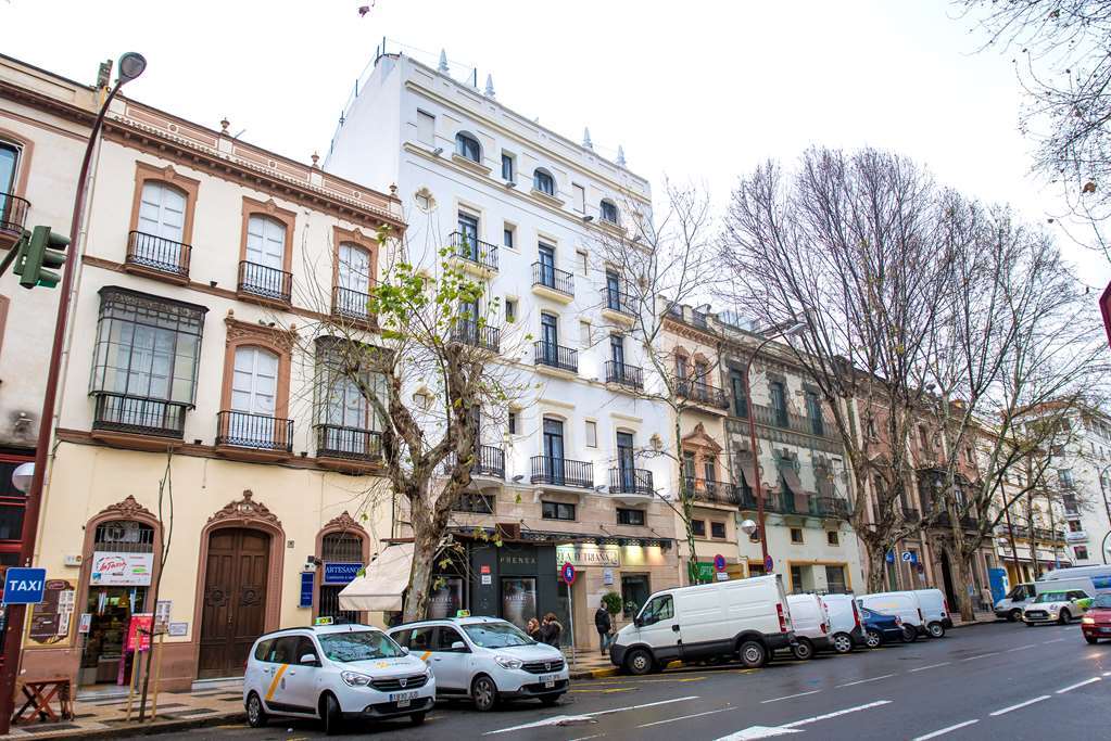 Hotel Petit Palace Puerta De Triana 3*
